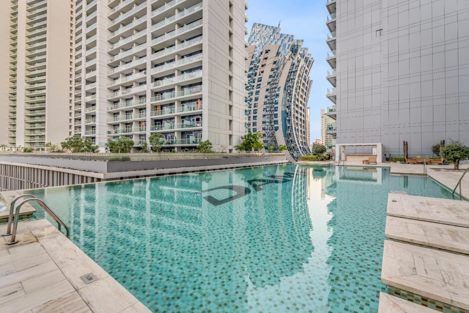 Lux 5 Min Away From Burj Khalifa & Mall *